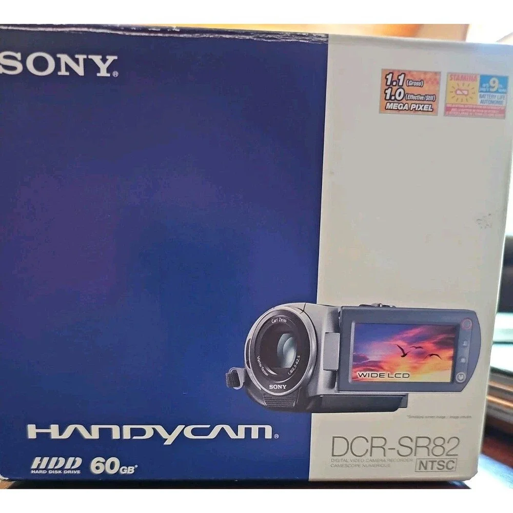 Sony DCR SR82 Handycam 60GB HDD Camcorder NightShot Dock Remote Box Manuals